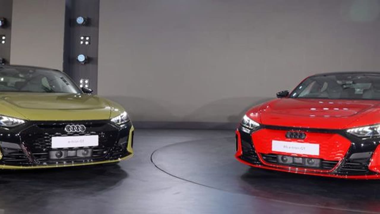 പുതിയ ഇ ട്രോണുകള്‍ അവതരിപ്പിച്ച് ഔഡി