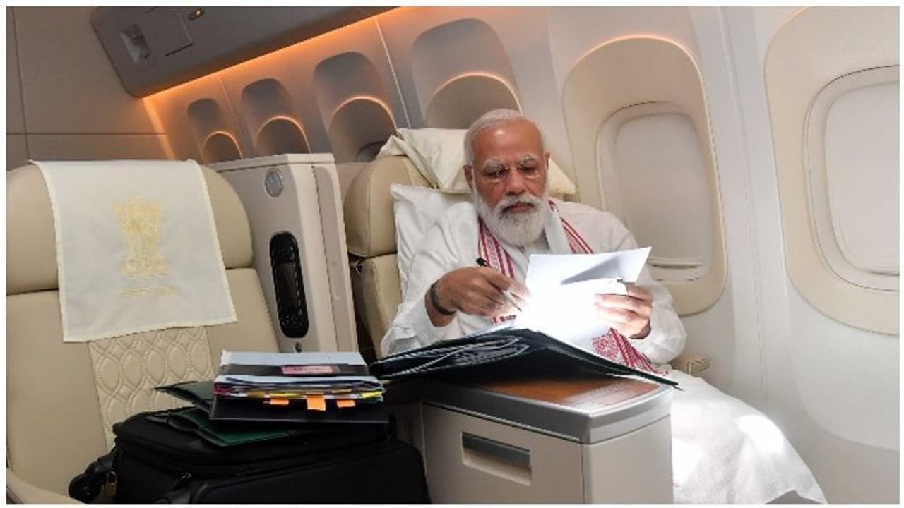 தலைவர் மோடி தாடிய ட்ரிம் பண்ணீட்டாப்ல... அந்த ரகசியம் தெரியுமா..?