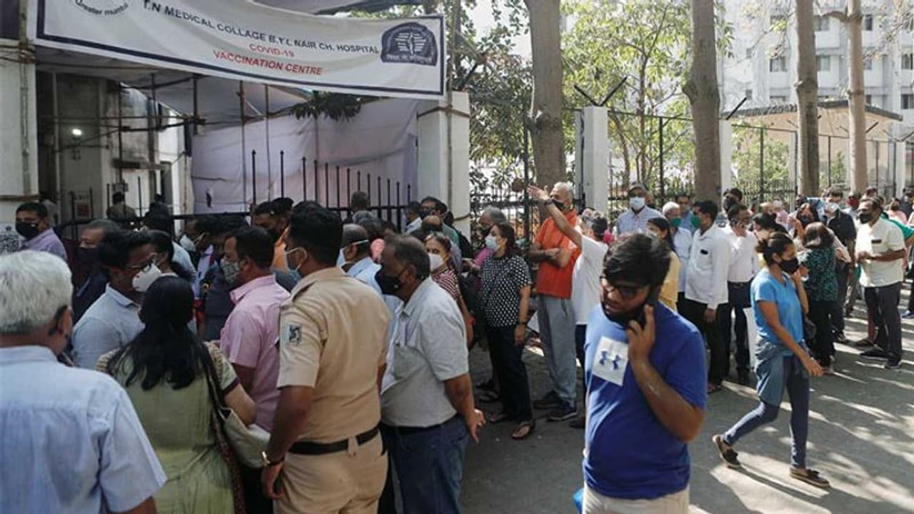 Corona vaccination: भारत में 83.39 करोड़ लोगों को लगा डोज; एक्टिव केस 1% से भी कम Corona vaccination: भारत में 83.39 करोड़ लोगों को लगा डोज; एक्टिव केस 1% से भी कम