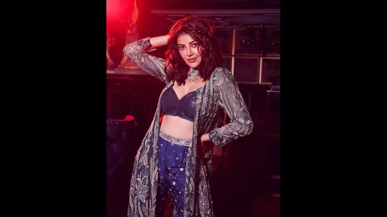 Kajal Aggarwal: কাজলের মতো উজ্জ্বল ত্বক পেতে মেনে চলুন ঘরোয়া টোটকা, রইল কাজলের বিউটি সিকরেট Kajal Aggarwal: কাজলের মতো উজ্জ্বল ত্বক পেতে মেনে চলুন ঘরোয়া টোটকা, রইল কাজলের বিউটি সিকরেট