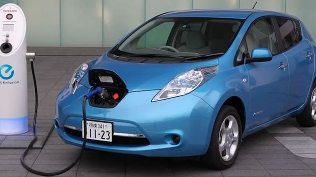 మీరు మీ ఎలక్ట్రిక్ కారుతో ఎక్కువ దూరం ప్రయాణించాలనుకుంటున్నారా... ఈ 5 విషయాలను గుర్తుంచుకోండి