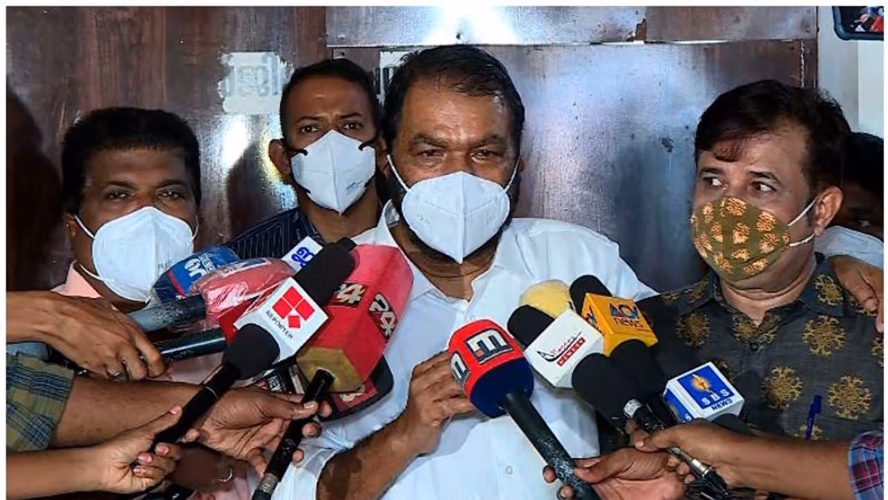 Covid 19 : വാക്സിൻ എടുക്കാത്ത അധ്യാപകരുടെ വിവരങ്ങൾ ഇന്ന് പുറത്തുവിടും; കാരണം കാണിക്കൽ നോട്ടീസും നൽകും