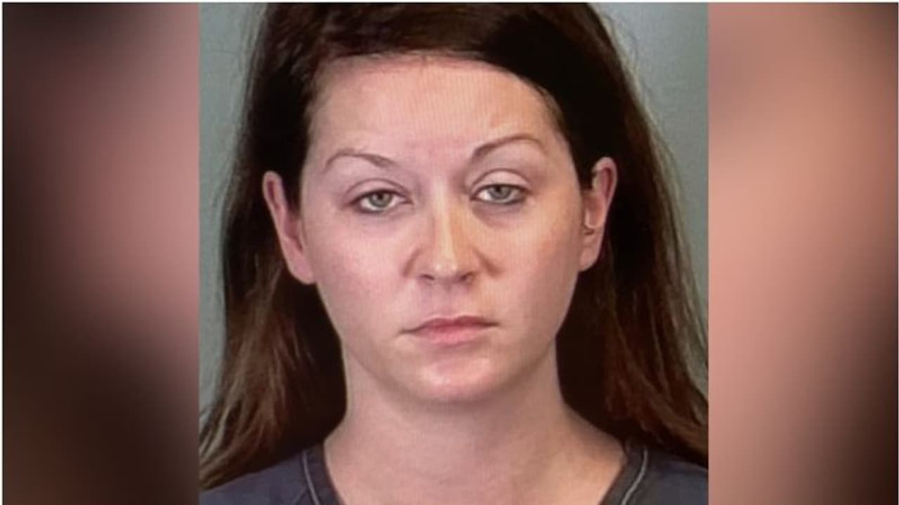 പ്രായപൂർത്തിയാകാത്ത വിദ്യാർത്ഥിയെ ലൈംഗികചൂഷണം ചെയ്തു, ഫ്ലോറിഡയിൽ കായികധ്യാപിക പിടിയിൽ