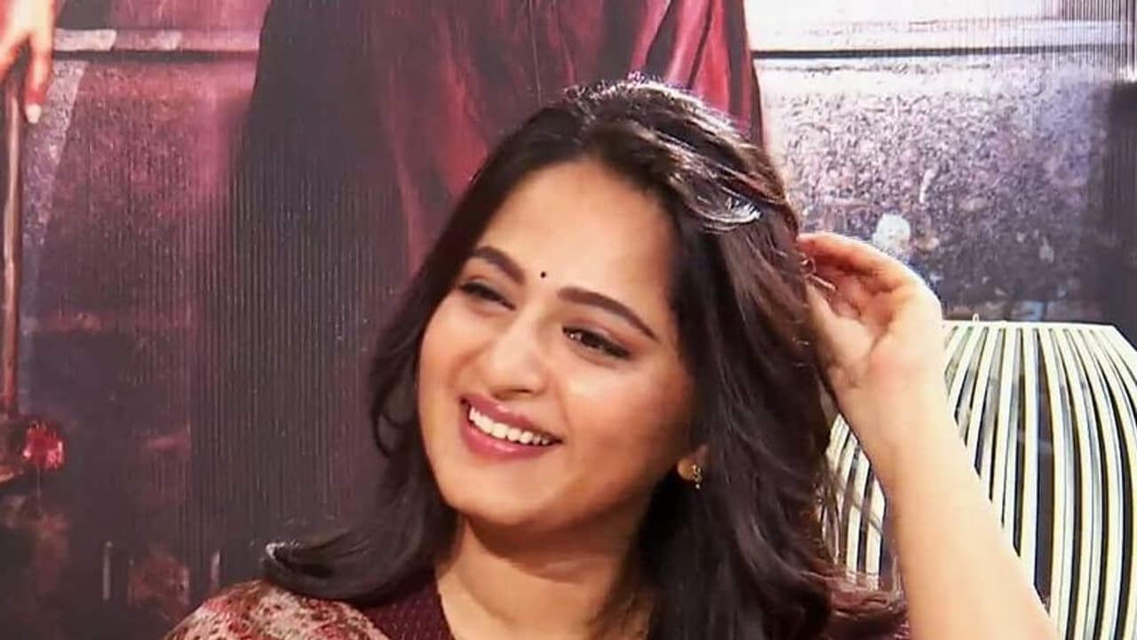 Skin Care: ঘরোয়া টোটকার গুণে নিজেকে সুন্দর রেখেছেন অনুষ্কা শেট্টি, জেনে নিন অনুষ্কার রূপের রহস্য