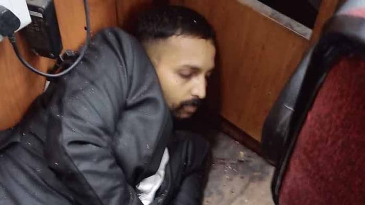 న్యూఢిల్లీ కోర్టు ఆవరణలో కాల్పులు: గ్యాంగ్‌స్టర్ జితేందర్ గోగి సహా నలుగురు మృతి