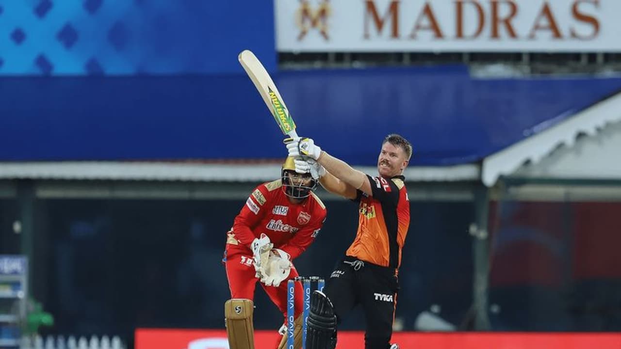 സണ്റൈസേഴ്സില് വാര്ണര് യുഗം അവസാനിക്കുന്നു? സൂചനകള് ഇങ്ങനെ സണ്റൈസേഴ്സില് വാര്ണര് യുഗം അവസാനിക്കുന്നു? സൂചനകള് ഇങ്ങനെ