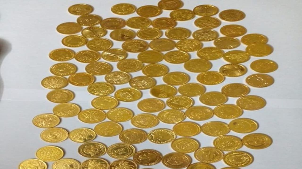 நாட்டிலேயே முதல்முறை..! ஏடிஎம்மில் பணம் மட்டுமில்லை, இனி தங்கமும் வாங்கலாம், விற்கலாம்!