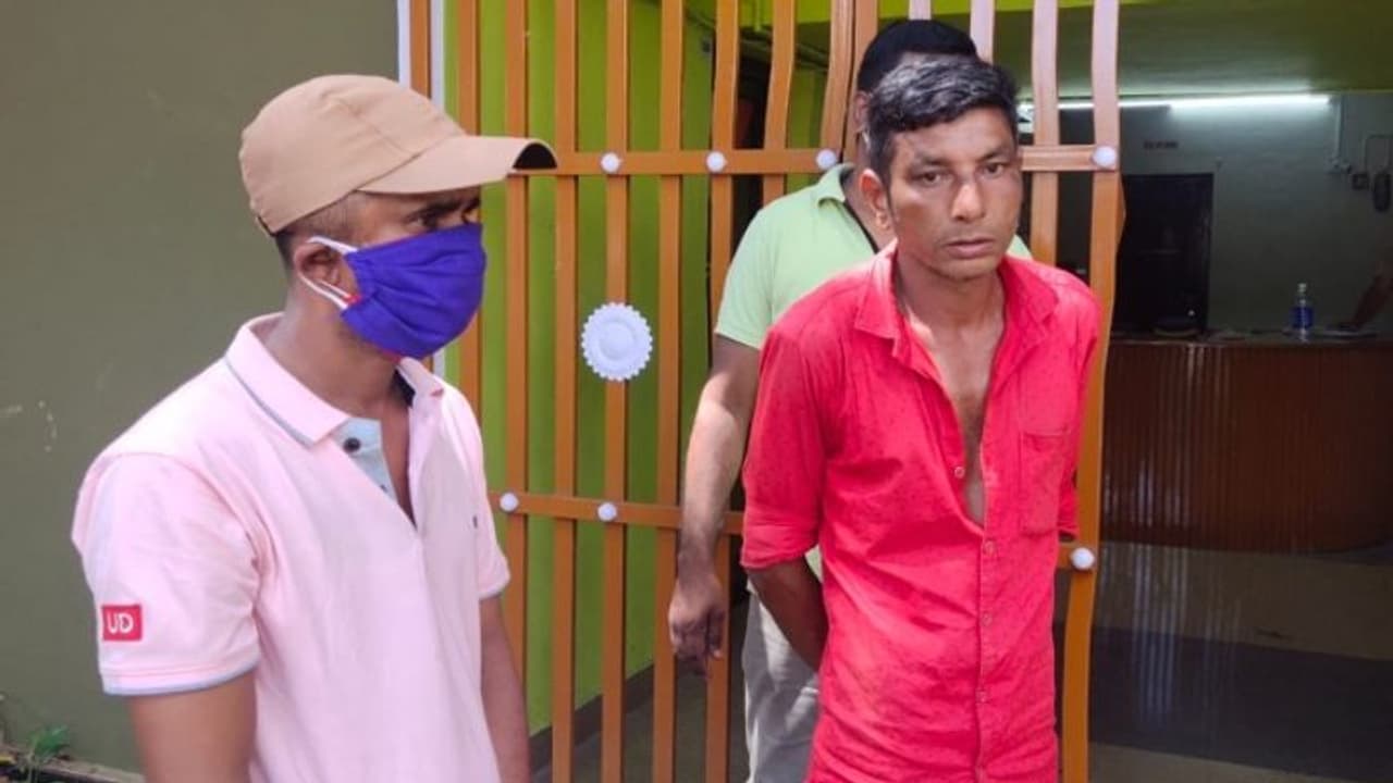 ജ്വല്ലറി കുത്തിത്തുറന്ന് കവർച്ച നടത്തിയ രണ്ട് പേർ പിടിയിൽ ജ്വല്ലറി കുത്തിത്തുറന്ന് കവർച്ച നടത്തിയ രണ്ട് പേർ പിടിയിൽ