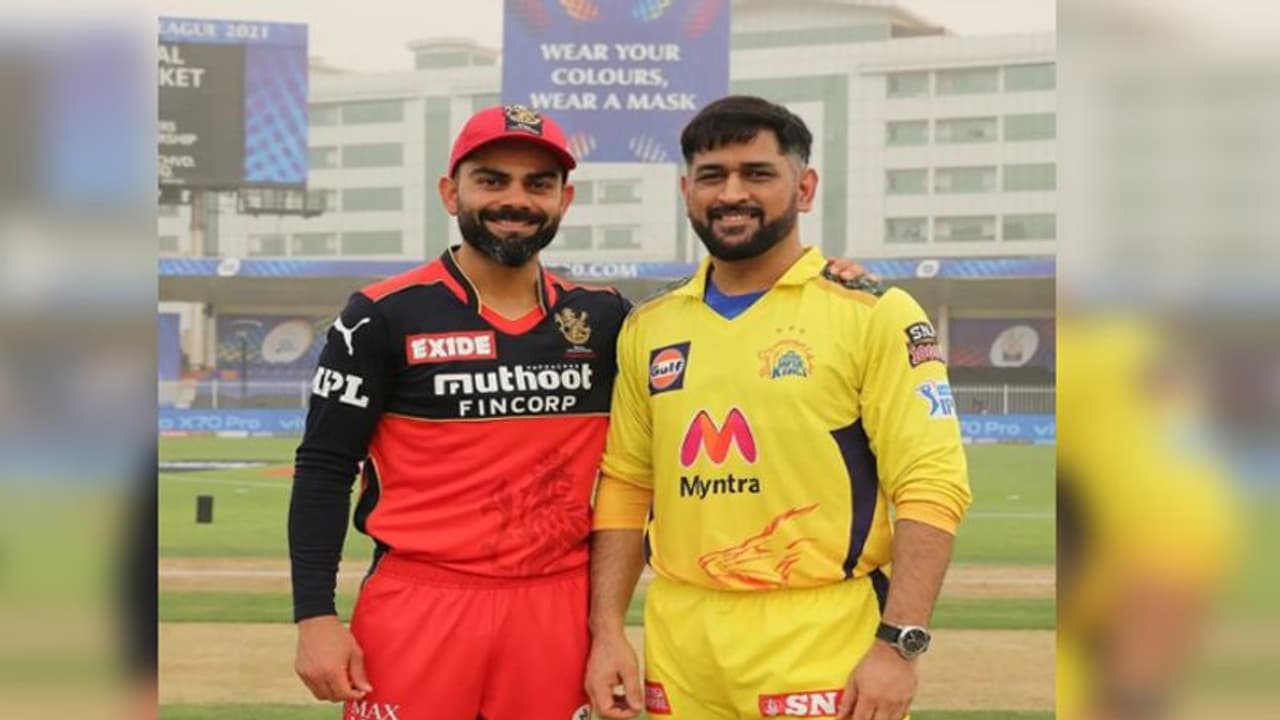 ఆర్సీబీ జెర్సీలో.. చెన్నై అభిమాని.. తన బాధ చెప్పుకుంటూ..! ఆర్సీబీ జెర్సీలో.. చెన్నై అభిమాని.. తన బాధ చెప్పుకుంటూ..!