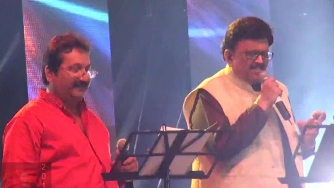 ఎస్పీ బాలు నాకు తండ్రిలాంటి వారు.. సింగర్ మనో ఎమోషనల్ ఎస్పీ బాలు నాకు తండ్రిలాంటి వారు.. సింగర్ మనో ఎమోషనల్