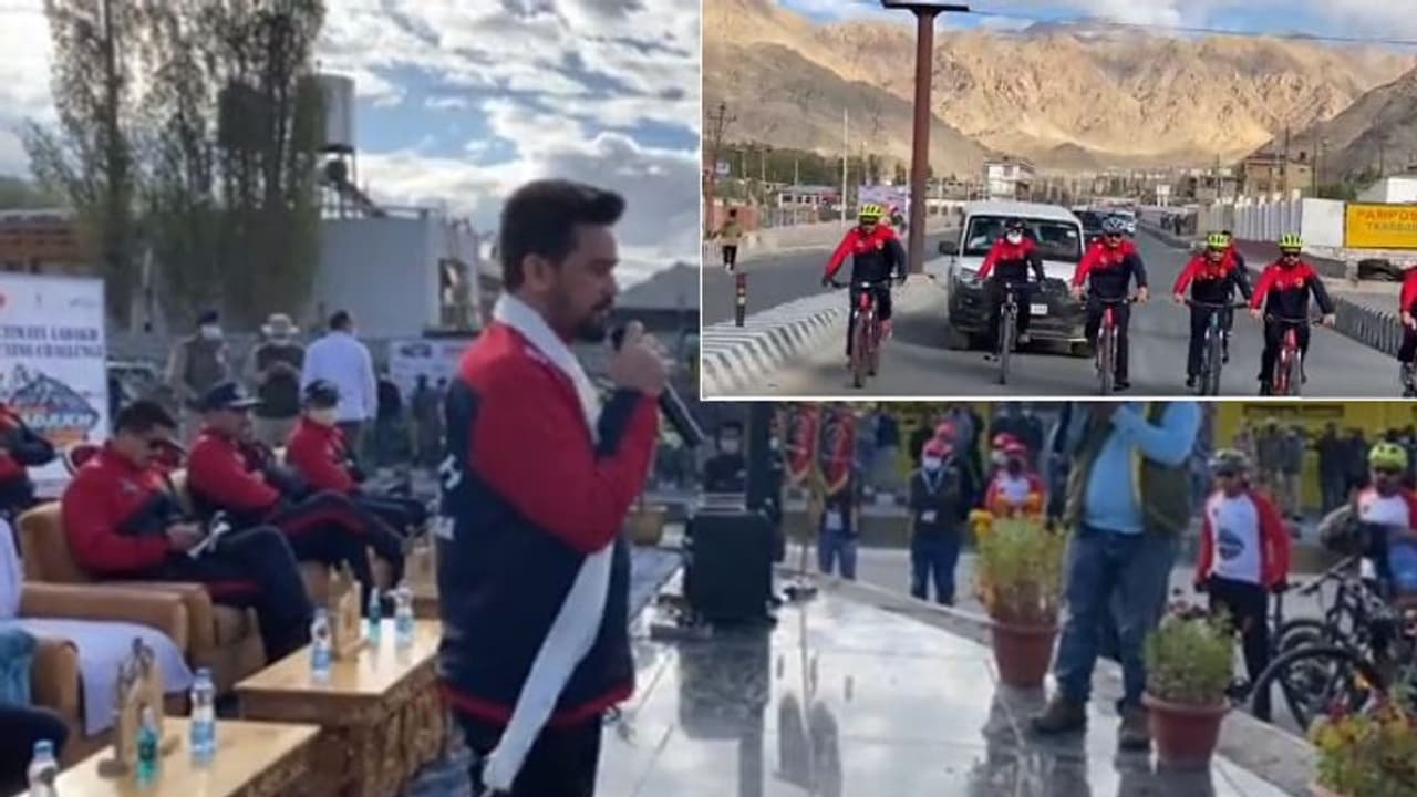 Fit India Campaign: 11000 फीट की ऊंचाई अनुराग ठाकुर की साइकिलिंग; बोले 'यह देखना सुखद रहा' Fit India Campaign: 11000 फीट की ऊंचाई अनुराग ठाकुर की साइकिलिंग; बोले 'यह देखना सुखद रहा'