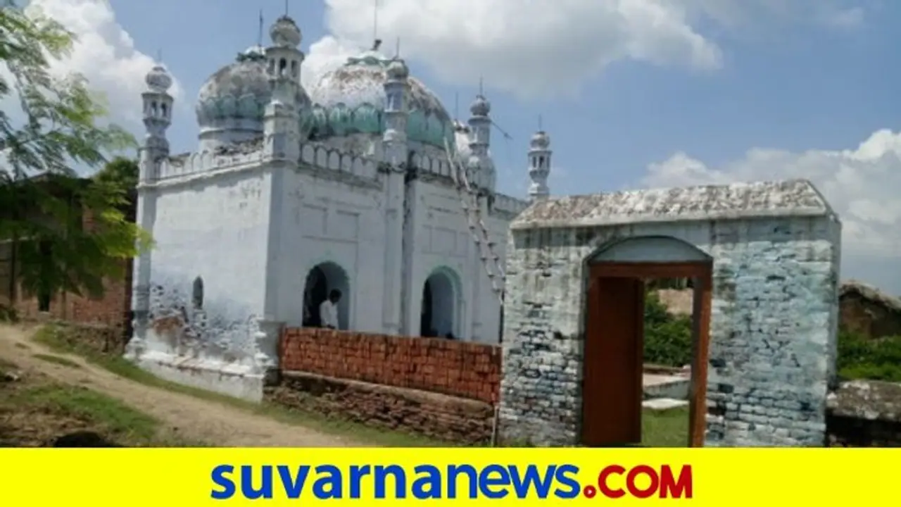 ಈ ಮಸೀದಿಯಲ್ಲಿ ತಪ್ಪದೆ 5 ಬಾರಿ ಅಝಾನ್ ಮಾಡ್ತಾರೆ ಹಿಂದೂ ಜನ ಈ ಮಸೀದಿಯಲ್ಲಿ ತಪ್ಪದೆ 5 ಬಾರಿ ಅಝಾನ್ ಮಾಡ್ತಾರೆ ಹಿಂದೂ ಜನ