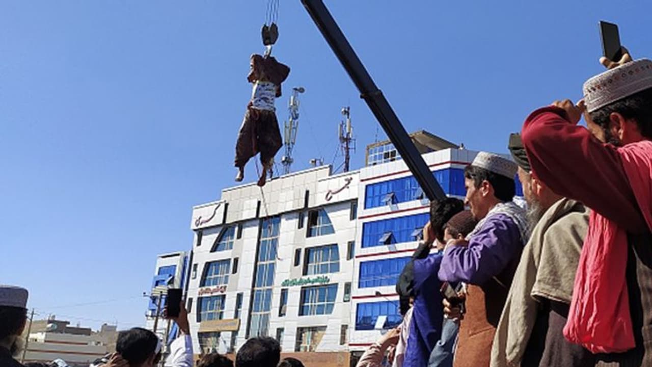 ಕಿಡ್ನಾ​ಪ​ರ್‌ ಕೊಂದು ಕ್ರೇನ್‌​ಗೆ ಶವ ನೇತು ಹಾಕಿದ ತಾಲಿಬಾನ್‌!