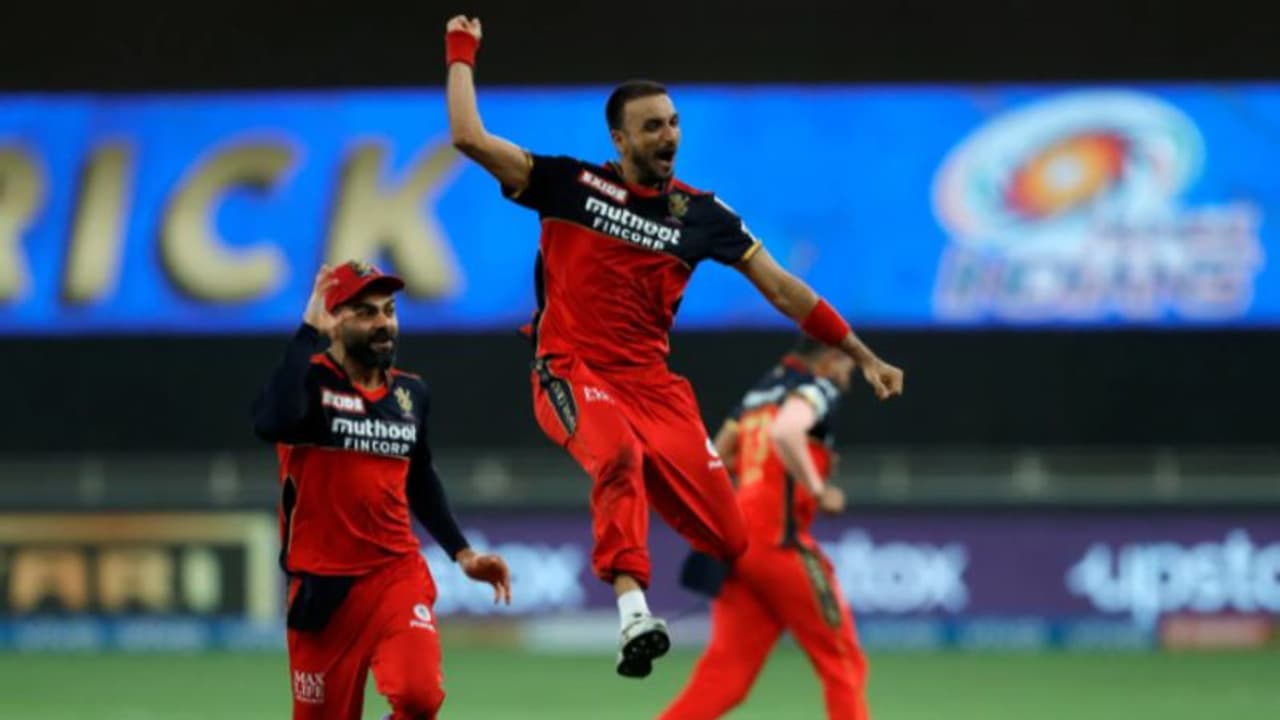 হার্সল প্যাটেলের ৩ স্লোয়ার, কুপাকাত হার্দিক পোলার্ড চাহার, ইতিহাসের পাতায় আরসিবি বোলার