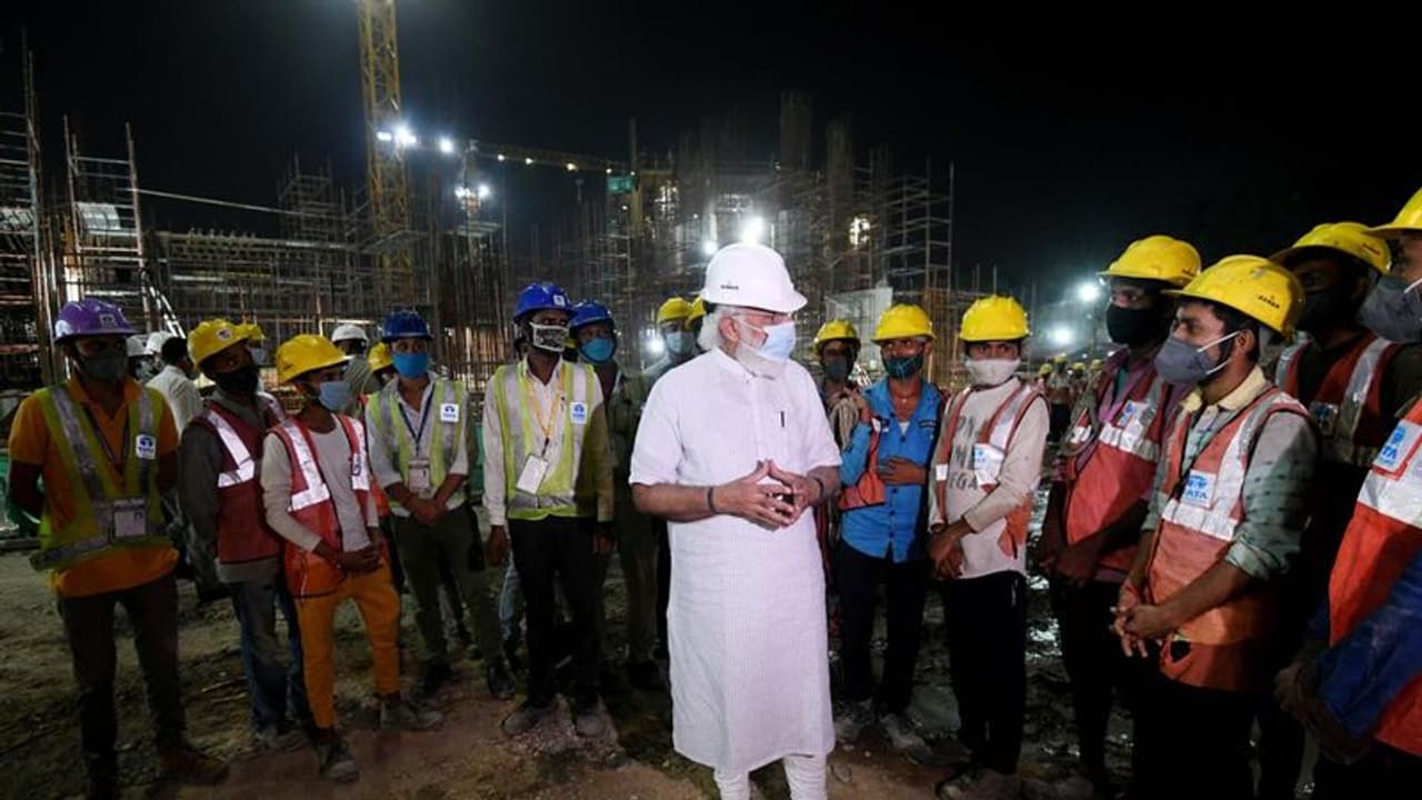 அமெரிக்காவில் இருந்து வந்து கொஞ்சம்கூட ரெஸ்ட் இல்ல.. பாராளுமன்ற கட்டுமான பணியிடத்தில் 1 மணி நேரம் ஆய்வு. அமெரிக்காவில் இருந்து வந்து கொஞ்சம்கூட ரெஸ்ட் இல்ல.. பாராளுமன்ற கட்டுமான பணியிடத்தில் 1 மணி நேரம் ஆய்வு.