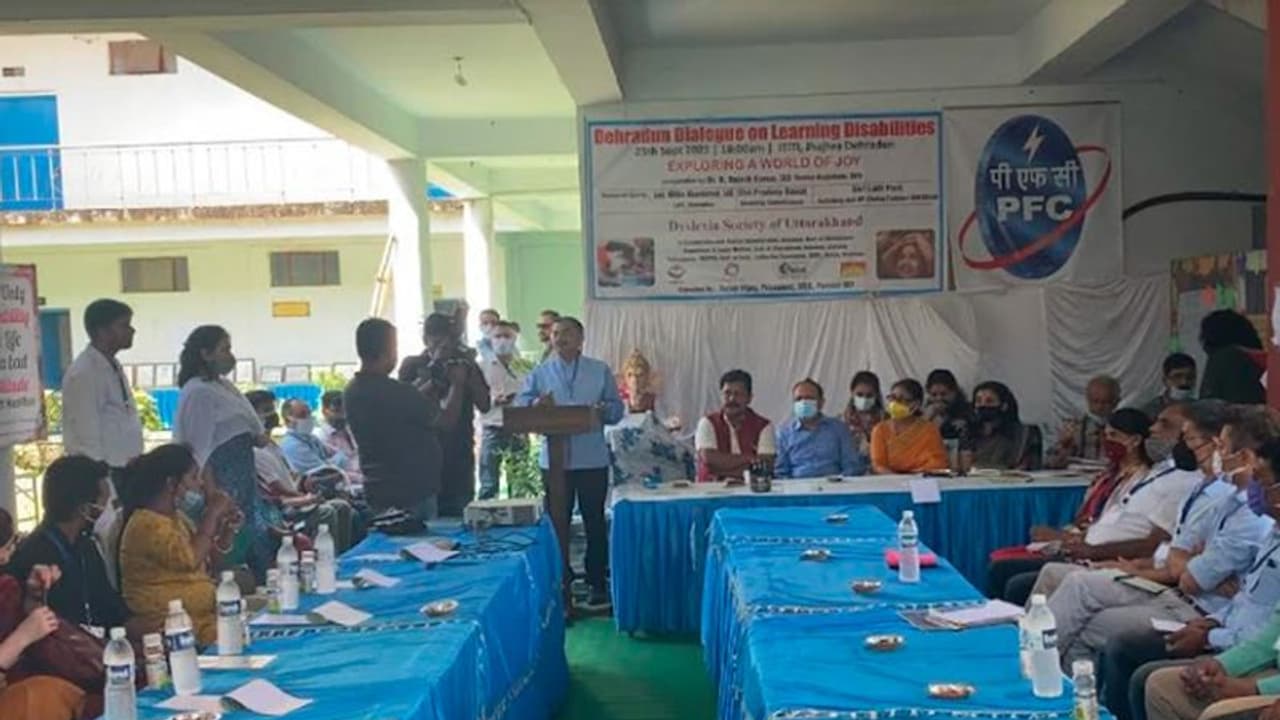 दिव्यांग बच्चों पर ऐतिहासिक सम्मेलन: तरुण विजय ने कहा ससंद या विधानसभा में इनके लिए नहीं होती चर्चा दिव्यांग बच्चों पर ऐतिहासिक सम्मेलन: तरुण विजय ने कहा ससंद या विधानसभा में इनके लिए नहीं होती चर्चा