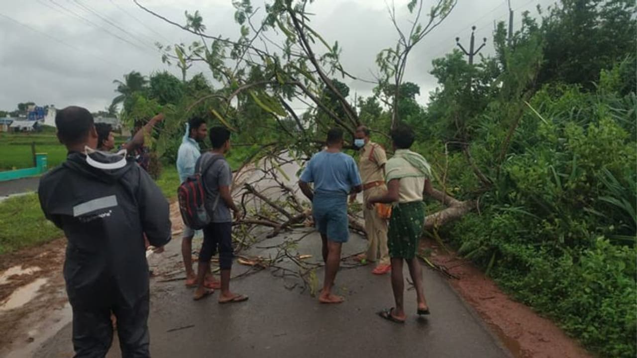 मुंबई पर भी पड़ सकता है Cyclone Gulab का आफ्टर इफेक्ट; हालांकि कमजोर पड़ने से बड़ा खतरा टला