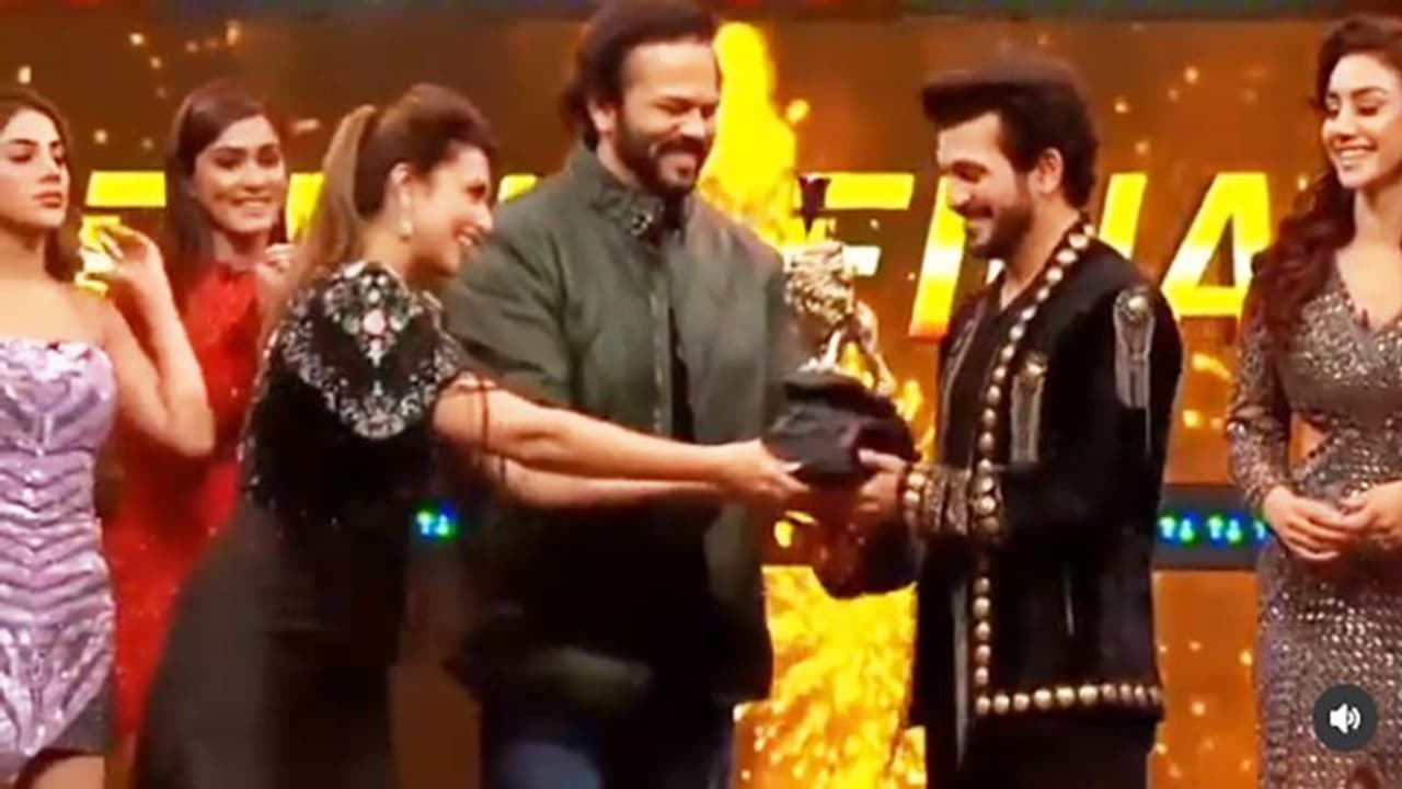 ये कंटेस्टेंट बना खतरों के खिलाड़ी सीजन 11 का विनर, चमचमाती ट्रॉफी के साथ मिले 20 लाख रुपए और कार ये कंटेस्टेंट बना खतरों के खिलाड़ी सीजन 11 का विनर, चमचमाती ट्रॉफी के साथ मिले 20 लाख रुपए और कार