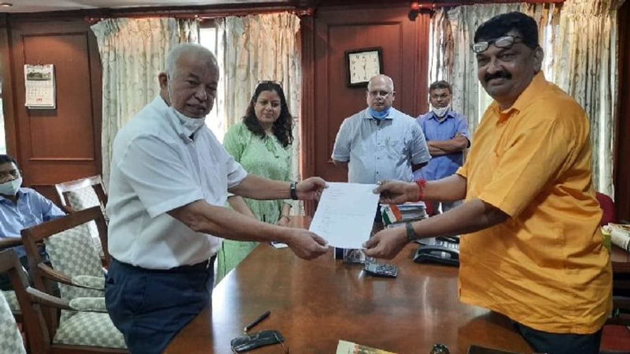 TMC: এবারও কি কংগ্রেসের ঘর ভেঙে শক্তিশালী হবে তৃণমূল, গোয়ার প্রাক্তন মুখ্যমন্ত্রীর পদত্যাগ ঘিরে জল্পনা তুঙ্গে