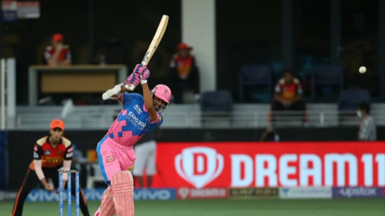 ജെയ്സ്വാളും സഞ്ജുവും മുന്നോട്ട്; ഹൈദരാബാദിന് എതിരെ രാജസ്ഥാന് മോശമല്ലാത്ത തുടക്കം ജെയ്സ്വാളും സഞ്ജുവും മുന്നോട്ട്; ഹൈദരാബാദിന് എതിരെ രാജസ്ഥാന് മോശമല്ലാത്ത തുടക്കം