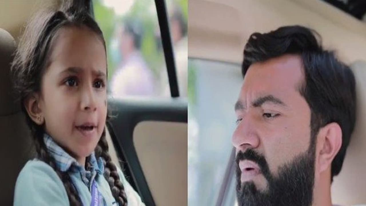 जब बेटी ने पिता से पूछा आपकी गलती पर कौन देगा सजा, वीडियो में छुपा है आपके लिए बड़ा मैसेज जब बेटी ने पिता से पूछा आपकी गलती पर कौन देगा सजा, वीडियो में छुपा है आपके लिए बड़ा मैसेज