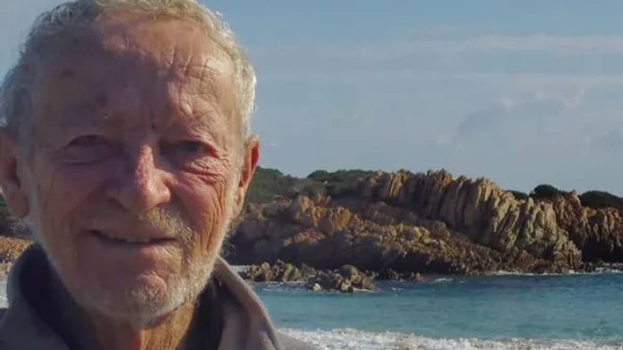 30 വർഷത്തെ ഏകാന്തജീവിതം അവസാനിച്ചു, ഇറ്റലിയുടെ റോബിന്സണ് ക്രൂസോയ്ക്ക് ഇനി നഗരജീവിതം 30 വർഷത്തെ ഏകാന്തജീവിതം അവസാനിച്ചു, ഇറ്റലിയുടെ റോബിന്സണ് ക്രൂസോയ്ക്ക് ഇനി നഗരജീവിതം