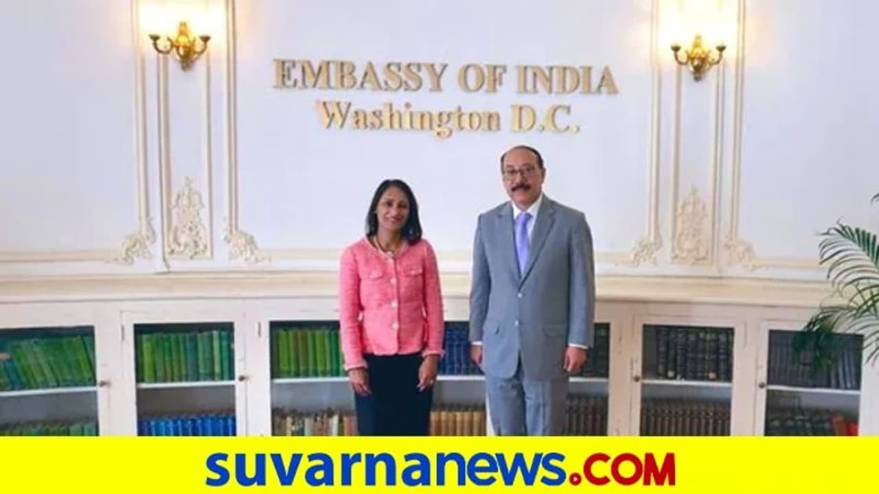 ಸುಮೊನಾ ಗುಹ: ಮೋದಿ ಭೇಟಿ ಸಂದರ್ಭ ಬೈಡನ್ ಜೊತೆಗಿದ್ದ ಏಕೈಕ ಭಾರತೀಯಳು ಸುಮೊನಾ ಗುಹ: ಮೋದಿ ಭೇಟಿ ಸಂದರ್ಭ ಬೈಡನ್ ಜೊತೆಗಿದ್ದ ಏಕೈಕ ಭಾರತೀಯಳು