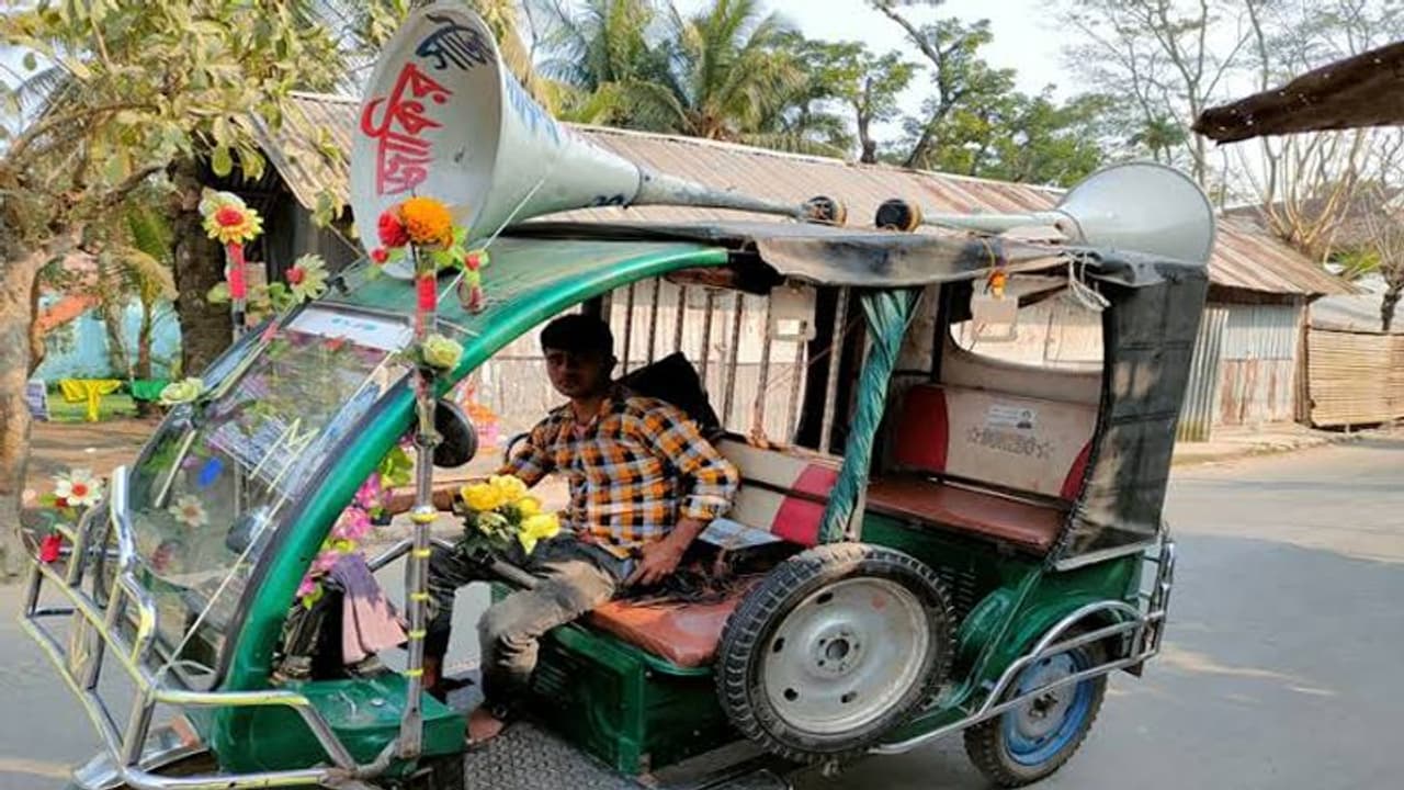 দুর্যোগ এড়াতে স্থানীয়দের নিরাপদ স্থানে যাওয়ার অনুরোধ, মুর্শিদাবাদে মাইকিং তৃণমূলের দুর্যোগ এড়াতে স্থানীয়দের নিরাপদ স্থানে যাওয়ার অনুরোধ, মুর্শিদাবাদে মাইকিং তৃণমূলের