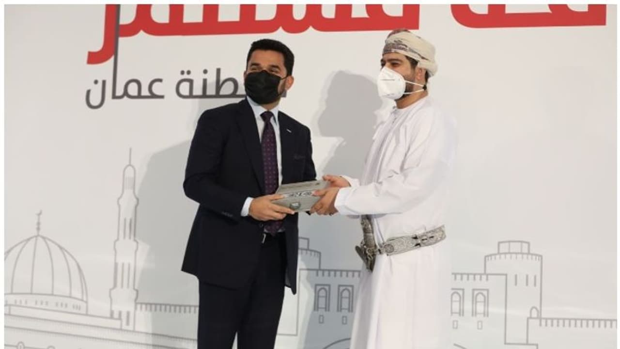 ഒമാനിലെ ദീർഘകാല താമസവിസ ലഭിക്കുന്ന ആദ്യ ഇന്ത്യക്കാരിലൊരാളായി ഡോ. ഷംഷീർ വയലിൽ ഒമാനിലെ ദീർഘകാല താമസവിസ ലഭിക്കുന്ന ആദ്യ ഇന്ത്യക്കാരിലൊരാളായി ഡോ. ഷംഷീർ വയലിൽ