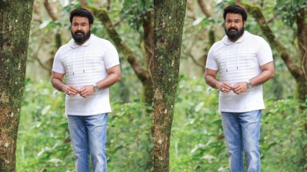 സ്റ്റൈലൻ ലുക്കില് മോഹൻലാല്, ഫോട്ടോ ഏറ്റെടുത്ത് ആരാധകര് സ്റ്റൈലൻ ലുക്കില് മോഹൻലാല്, ഫോട്ടോ ഏറ്റെടുത്ത് ആരാധകര്