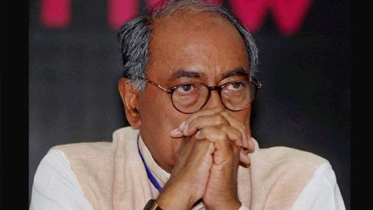 अपनी ही वजह से फिर चर्चा में दिग्विजय सिंह: खुद खोला अपनी कुंडली का राज, बताया उसमें क्या लिखा है... अपनी ही वजह से फिर चर्चा में दिग्विजय सिंह: खुद खोला अपनी कुंडली का राज, बताया उसमें क्या लिखा है...