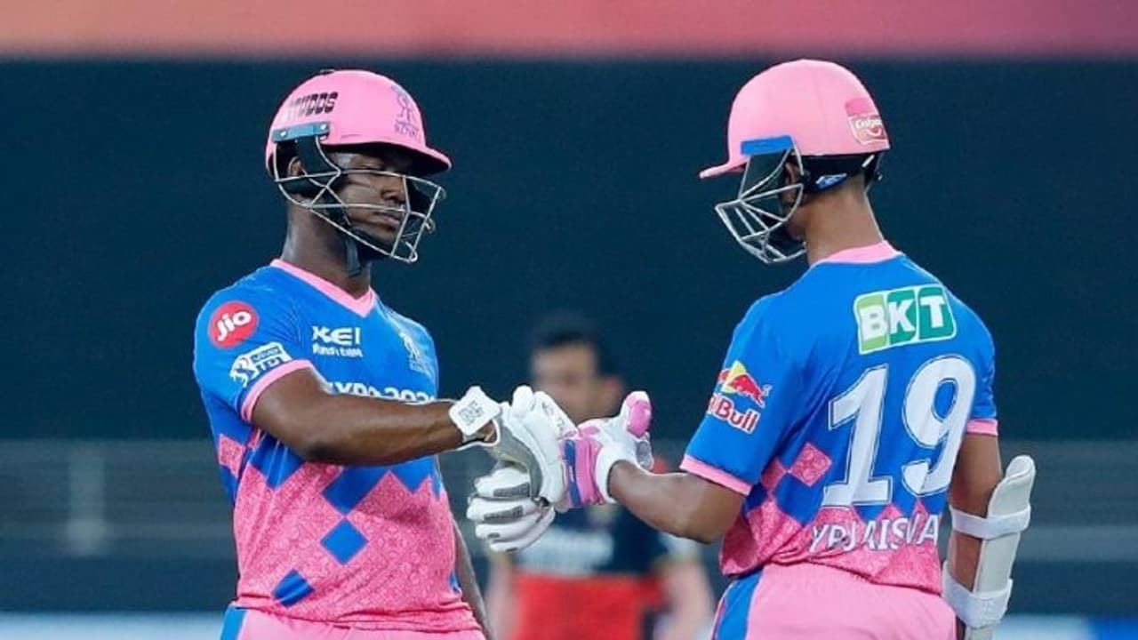 പവര് പ്ലേയില് പവറോടെ രാജസ്ഥാന്, ബാംഗ്ലൂരിനെതിരെ മികച്ച തുടക്കം പവര് പ്ലേയില് പവറോടെ രാജസ്ഥാന്, ബാംഗ്ലൂരിനെതിരെ മികച്ച തുടക്കം