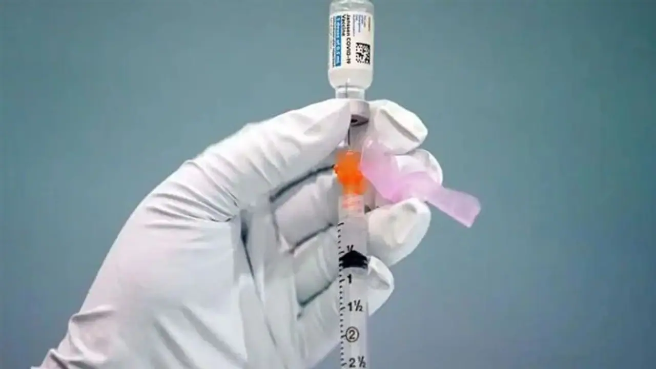 covid Vaccination: ಲಸಿಕೆ ನೀಡುವ ನೆಪದಲ್ಲಿ ಮನೆಗೆ ನುಗ್ಗಿದವರು ಮಾಡಿದ್ದೇ ಬೇರೆ : ಎಚ್ಚರ! covid Vaccination: ಲಸಿಕೆ ನೀಡುವ ನೆಪದಲ್ಲಿ ಮನೆಗೆ ನುಗ್ಗಿದವರು ಮಾಡಿದ್ದೇ ಬೇರೆ : ಎಚ್ಚರ!