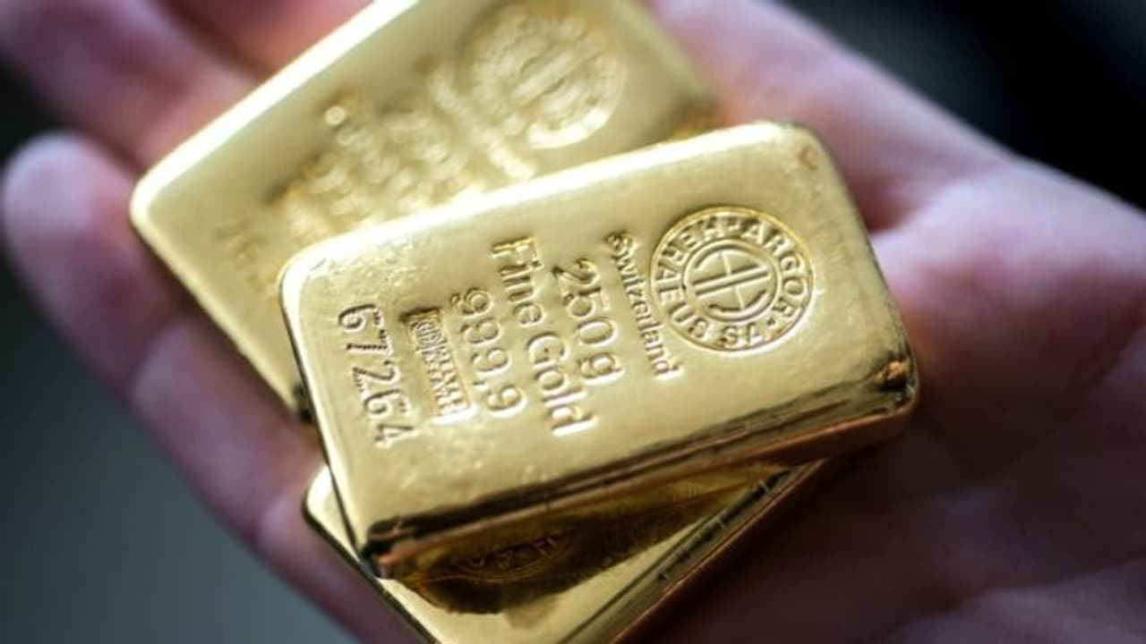 ನಕಲಿಯನ್ನೇ ಅಸಲಿ ಚಿನ್ನ ಎಂದು 1.30 ಕೋಟಿ ವಂಚಿಸಿದ್ದವನ ಸೆರೆ ನಕಲಿಯನ್ನೇ ಅಸಲಿ ಚಿನ್ನ ಎಂದು 1.30 ಕೋಟಿ ವಂಚಿಸಿದ್ದವನ ಸೆರೆ