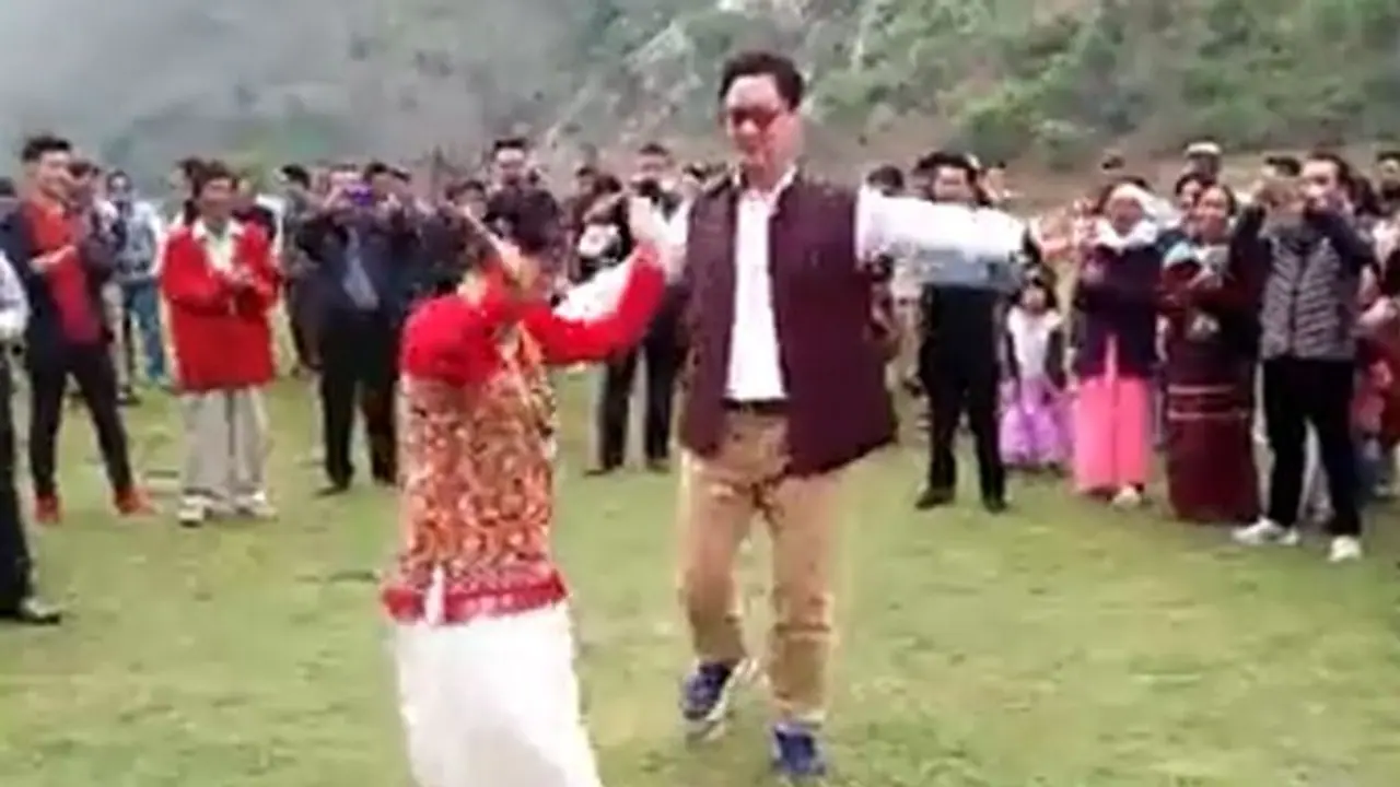 PM Modi impressed with Kiren Rijiju’s dancing skills, calls him ‘decent dancer’ PM Modi impressed with Kiren Rijiju’s dancing skills, calls him ‘decent dancer’