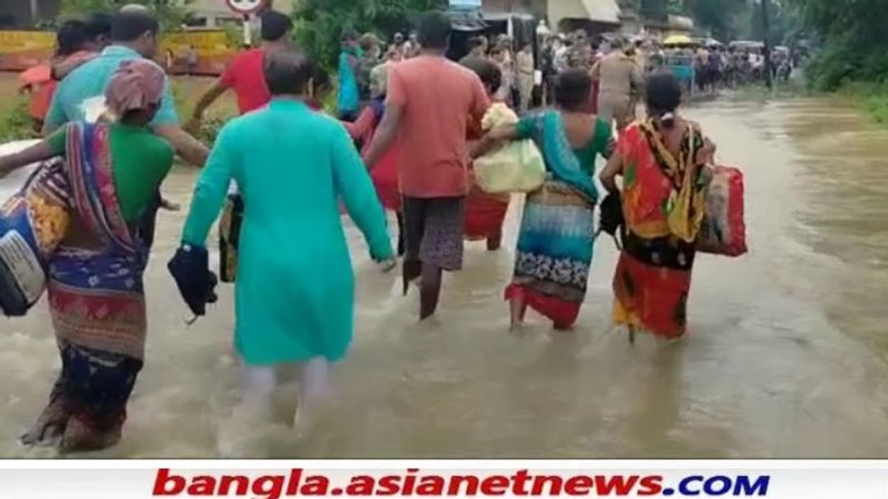 Flood: বন্যায় প্রভাবিত ২২ লক্ষের বেশি মানুষ, আজই দুর্গতদের কাছে যাচ্ছেন মমতা Flood: বন্যায় প্রভাবিত ২২ লক্ষের বেশি মানুষ, আজই দুর্গতদের কাছে যাচ্ছেন মমতা