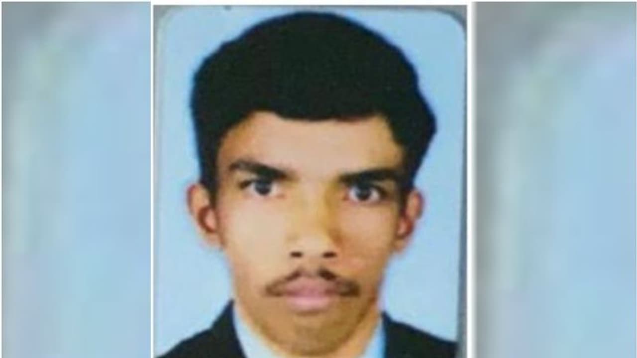 പ്രവാസി മലയാളി യുവാവ് ജോലിസ്ഥലത്ത് കുഴഞ്ഞുവീണുമരിച്ചു പ്രവാസി മലയാളി യുവാവ് ജോലിസ്ഥലത്ത് കുഴഞ്ഞുവീണുമരിച്ചു