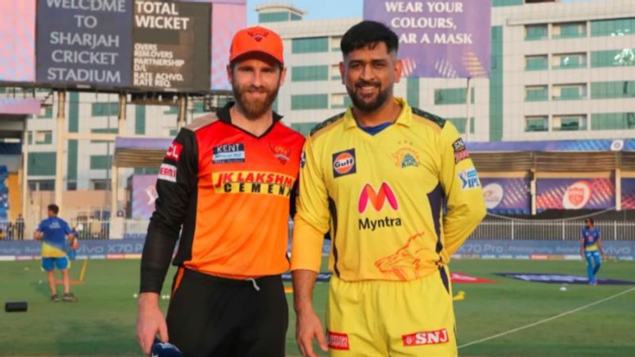 IPL 2021, সিএসকে দলে একটি পরিবর্তন, হায়দরাবাদের বিরুদ্ধে টসে জিতে বোলিংয়ের সিদ্ধান্ত ধোনির