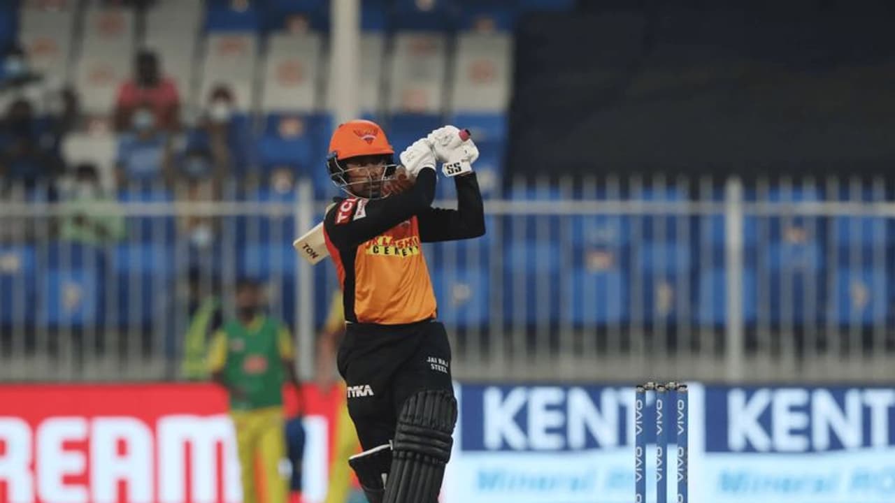 IPL 2021 মন্থর উইকেটে ঋদ্ধির লড়াকু ইনিংস, চেন্নাইকে ১৩৫ রানের টার্গেট দিল হায়দরাবাদ IPL 2021 মন্থর উইকেটে ঋদ্ধির লড়াকু ইনিংস, চেন্নাইকে ১৩৫ রানের টার্গেট দিল হায়দরাবাদ