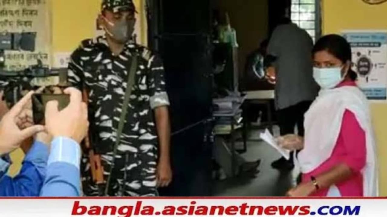 ৭২ শতাংশের বেশি ভোটদান জঙ্গিপুর সামশেরগঞ্জে , একাধিক অভিযোগে কমিশনে বিরোধী শিবির