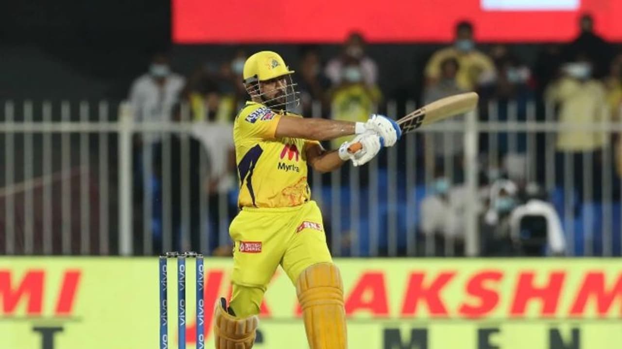 ഐപിഎല്: ധോണി ഫിനിഷില് സണ്റൈസേഴ്സിനെ വീഴ്ത്തി ചെന്നൈ പ്ലേ ഓഫില് ഐപിഎല്: ധോണി ഫിനിഷില് സണ്റൈസേഴ്സിനെ വീഴ്ത്തി ചെന്നൈ പ്ലേ ഓഫില്