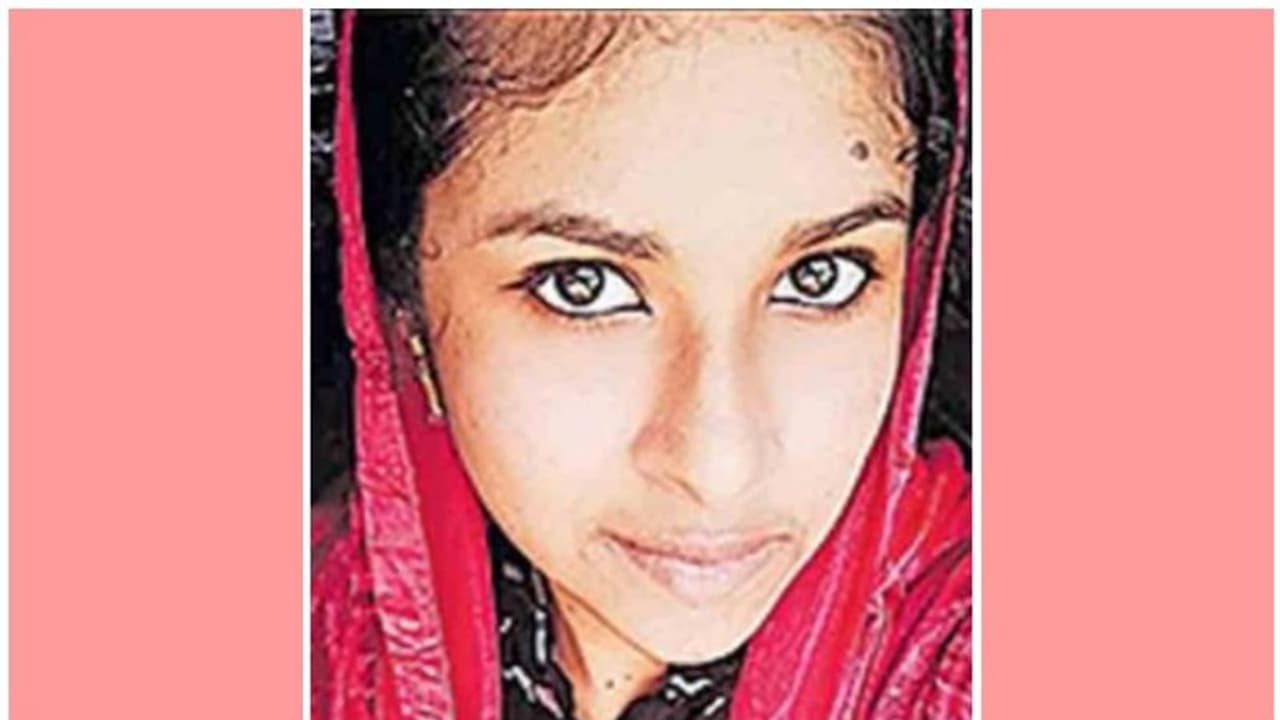 വിഷം കഴിച്ചുവെന്ന സന്ദേശം സുഹൃത്തിന് അയച്ചു; നാലാം ദിനം പതിനേഴുകാരി മരിച്ചു വിഷം കഴിച്ചുവെന്ന സന്ദേശം സുഹൃത്തിന് അയച്ചു; നാലാം ദിനം പതിനേഴുകാരി മരിച്ചു