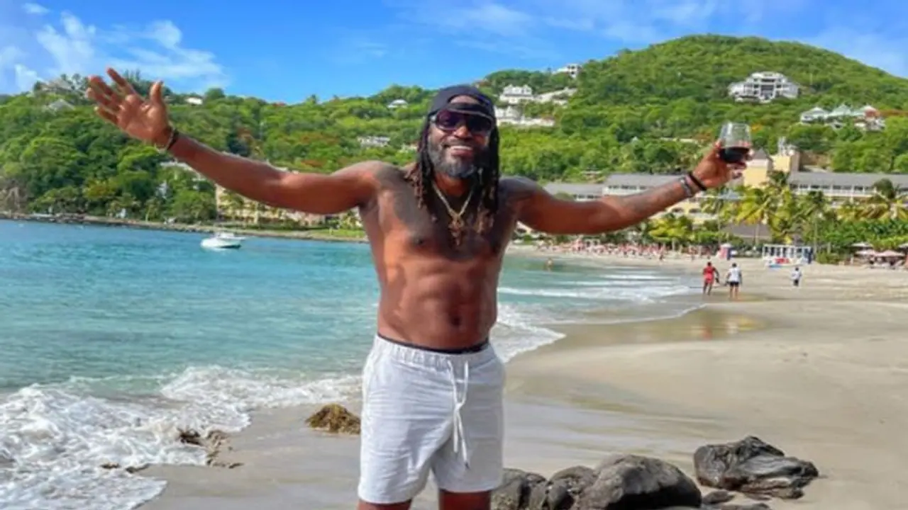 IPL 2021: पंजाब किंग्स के धाकड़ बल्लेबाज ने किया टीम से किनारा, इस कारण नहीं खेलेंगे बाकी के मैच IPL 2021: पंजाब किंग्स के धाकड़ बल्लेबाज ने किया टीम से किनारा, इस कारण नहीं खेलेंगे बाकी के मैच