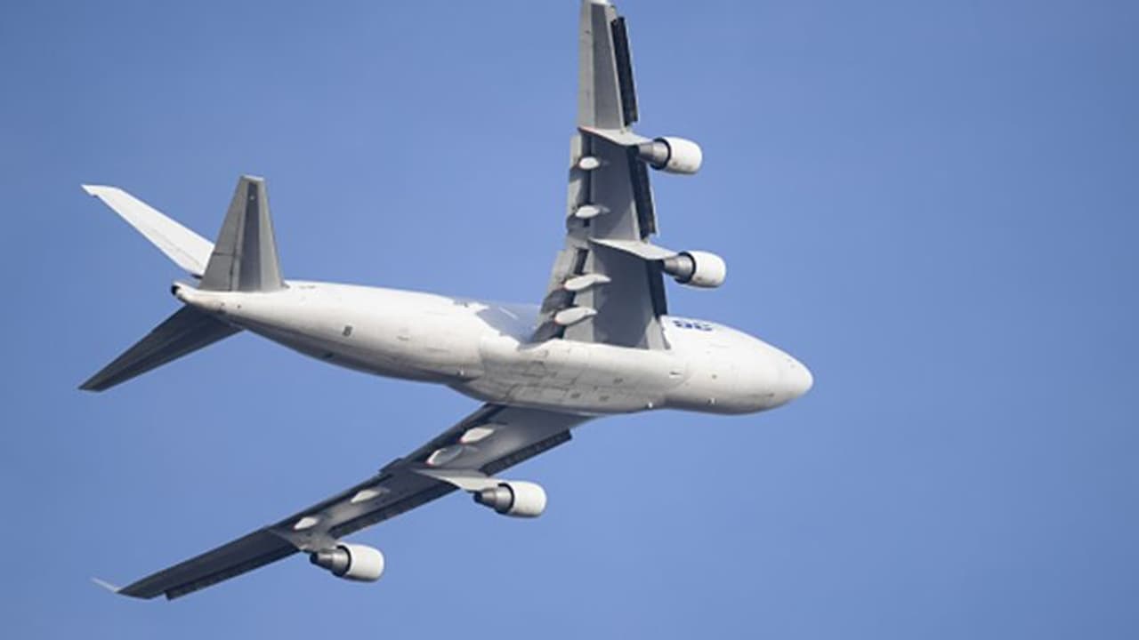 ఇంగ్లాండ్కు భారత్ గట్టి కౌంటర్.. యూకే పౌరులందరికీ తప్పనిసరి క్వారంటైన్ ఇంగ్లాండ్కు భారత్ గట్టి కౌంటర్.. యూకే పౌరులందరికీ తప్పనిసరి క్వారంటైన్