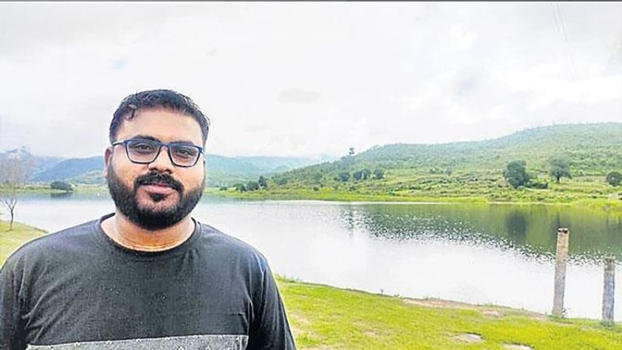 Matrimony Fraud : వితంతువులు, ఒంటరి మహిళలే టార్గెట్.. ఘరానా మోసగాడు అరెస్ట్.. Matrimony Fraud : వితంతువులు, ఒంటరి మహిళలే టార్గెట్.. ఘరానా మోసగాడు అరెస్ట్..