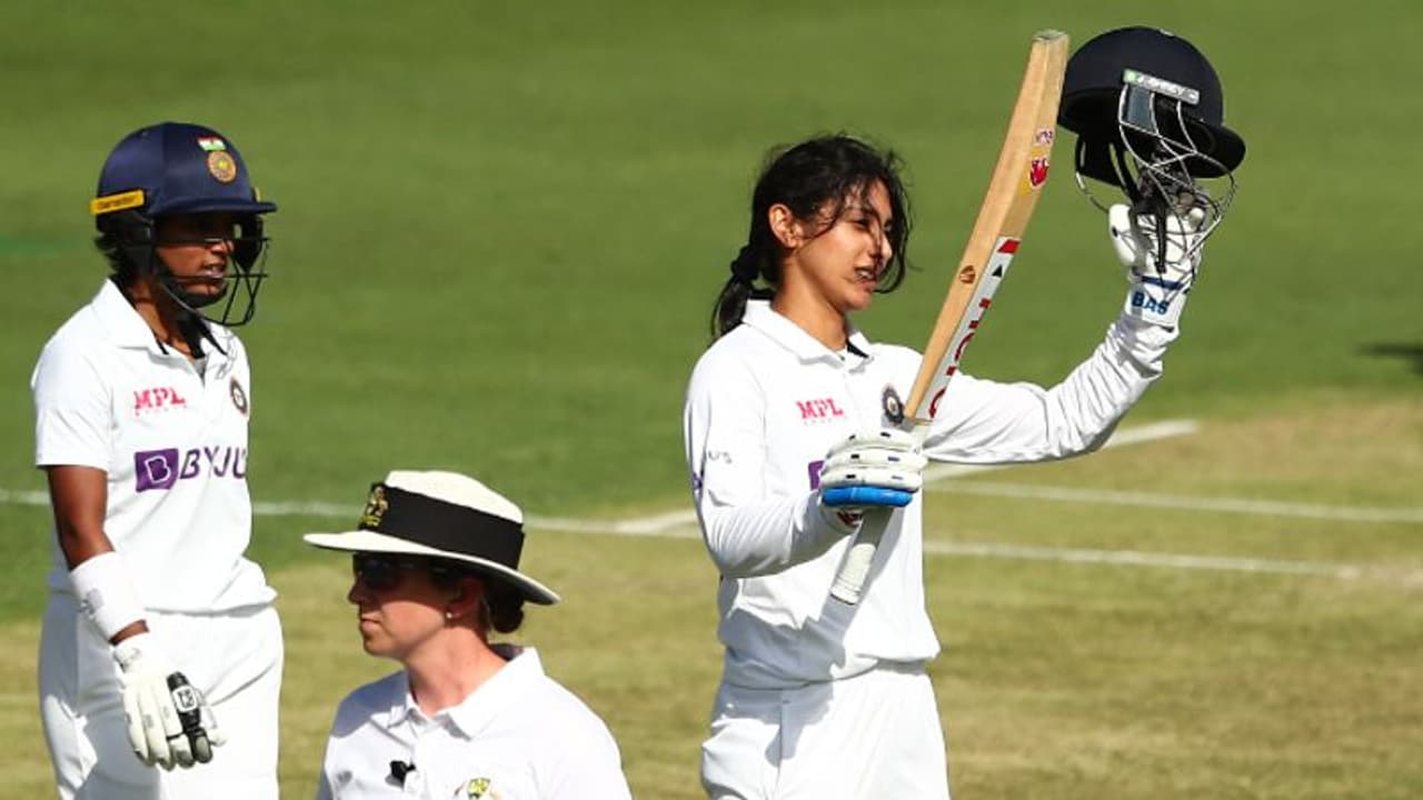 പിങ്ക് ബോളില് ആളിക്കത്തി മന്ദാന! തകര്പ്പന് സെഞ്ചുറി, റെക്കോര്ഡുകള് പിങ്ക് ബോളില് ആളിക്കത്തി മന്ദാന! തകര്പ്പന് സെഞ്ചുറി, റെക്കോര്ഡുകള്