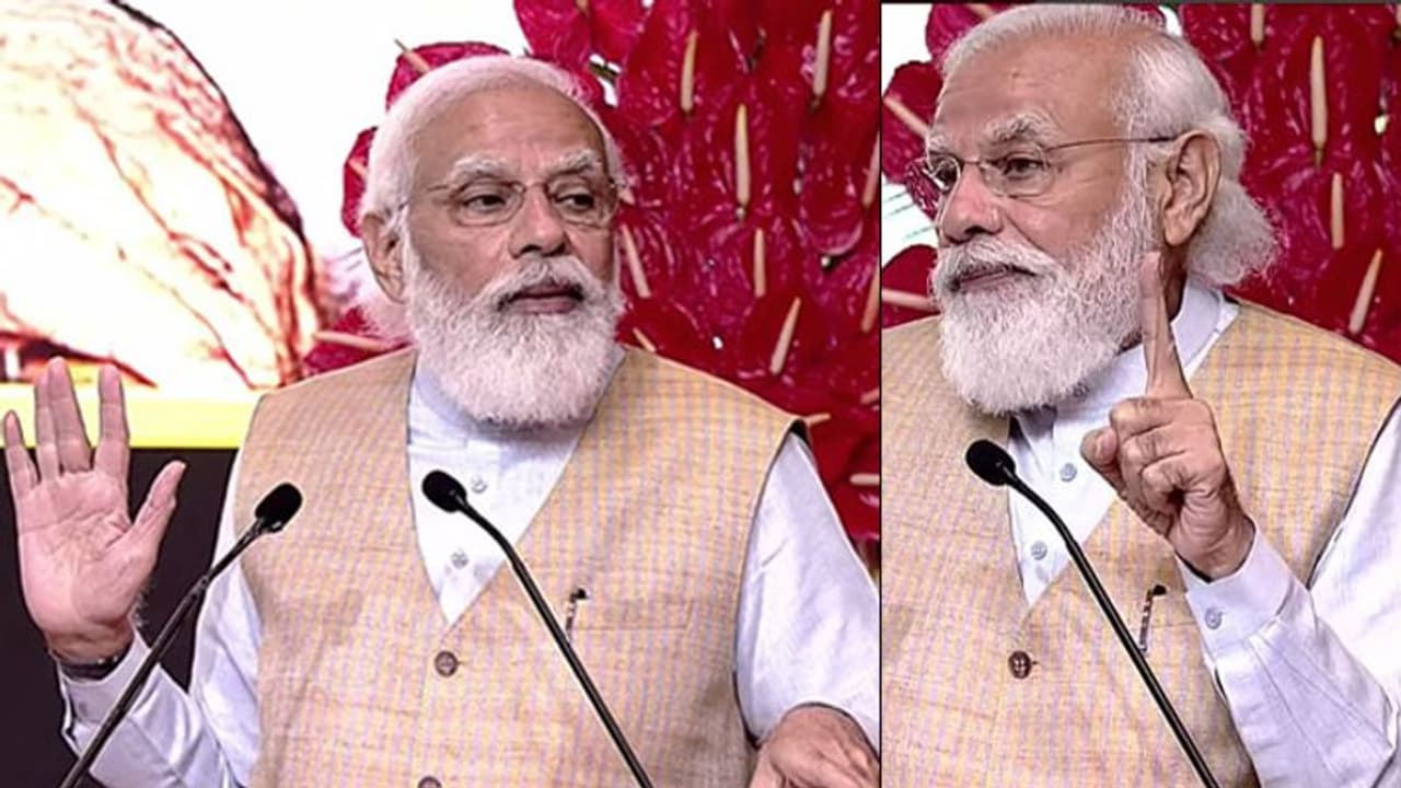 PM ने किया स्वच्छ भारत और अटल मिशन का शुभारंभ, सफाई मित्र हमारे महानायक हैं, ये मिशन देश की महत्वाकांक्षा हैं PM ने किया स्वच्छ भारत और अटल मिशन का शुभारंभ, सफाई मित्र हमारे महानायक हैं, ये मिशन देश की महत्वाकांक्षा हैं