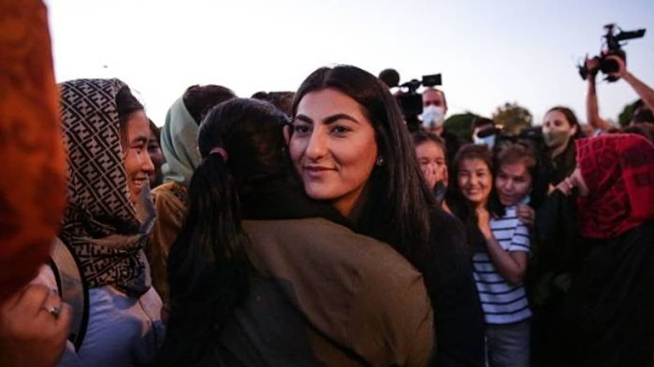 'ഓപ്പറേഷൻ സോക്കർ ബോൾസ്'; അഫ്​ഗാൻ വനിതാ ടീമം​ഗങ്ങളെ പോർച്ചു​ഗലിലെത്തിച്ച ആ ധീരവനിതയാര്?