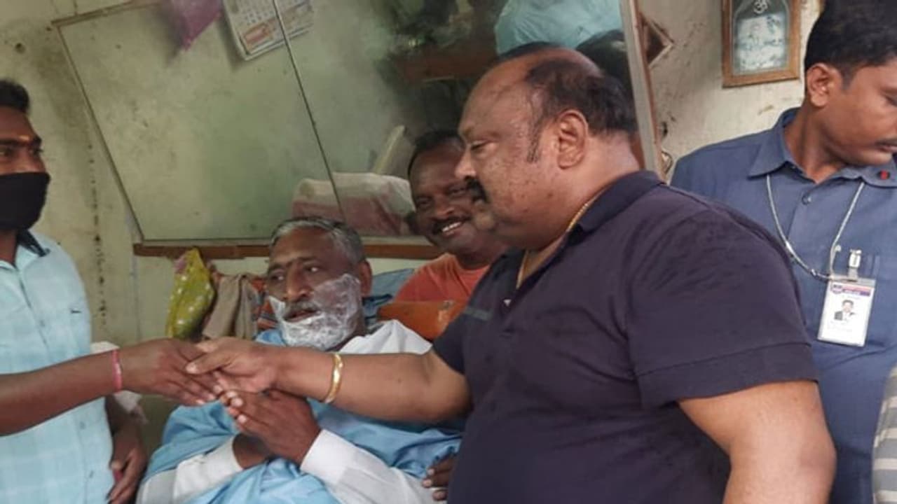 ఈటల కారణంగానే హుజురాబాద్ వెనకపడింది.. మంత్రి గంగుల..! ఈటల కారణంగానే హుజురాబాద్ వెనకపడింది.. మంత్రి గంగుల..!