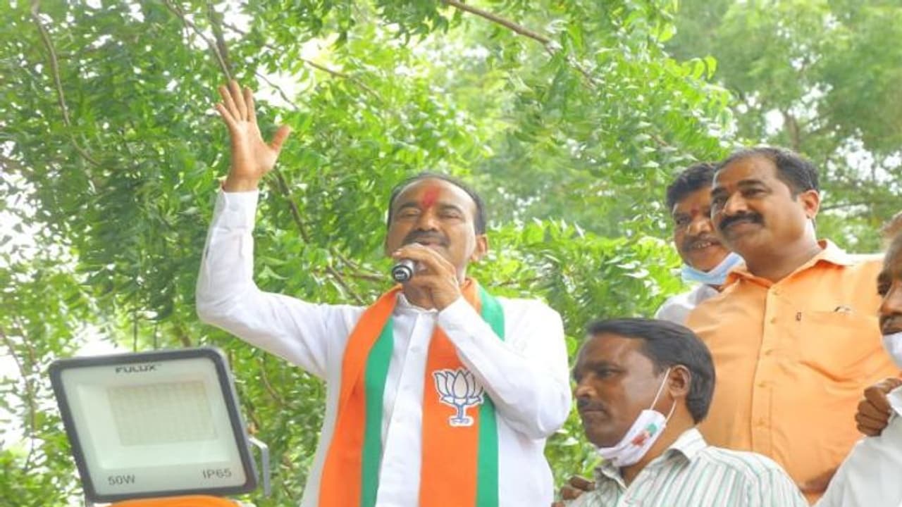 కేసీఆర్ జాగీర్ కాదు... నీ ఆటలు ఇక ఎక్కువ రోజులు సాగవు: ఈటల వార్నింగ్ కేసీఆర్ జాగీర్ కాదు... నీ ఆటలు ఇక ఎక్కువ రోజులు సాగవు: ఈటల వార్నింగ్